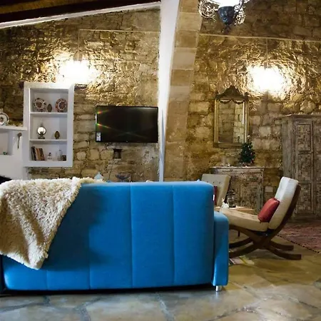Kazani House *